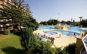 Precioso apartamento con vistas al mar y piscinas
